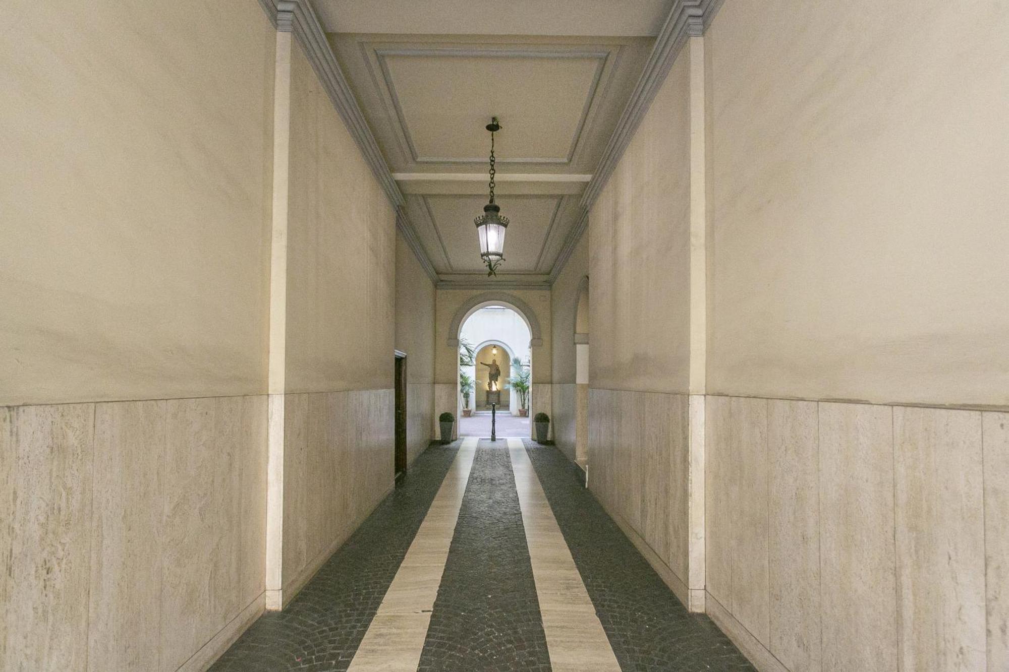 Attico Nel Cuore Di Roma Con Box Privato Per Auto Extérieur photo
